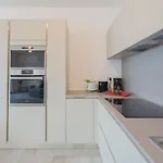 Dream View - Private By Rent Apartment