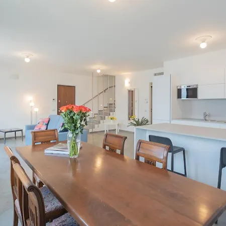 Dream View - Private By Rent Лезено